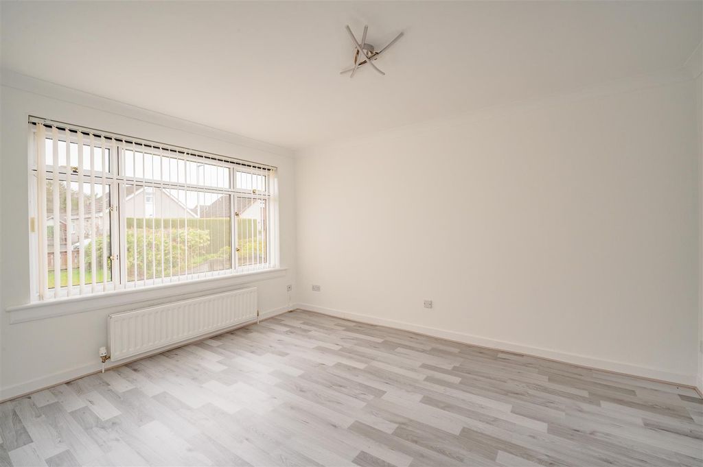 Property photo 2 of 22 86 Hawick Drive Dundee-4.Jpg