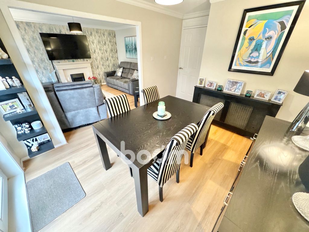 Property photo 3 of 33 Img_2043