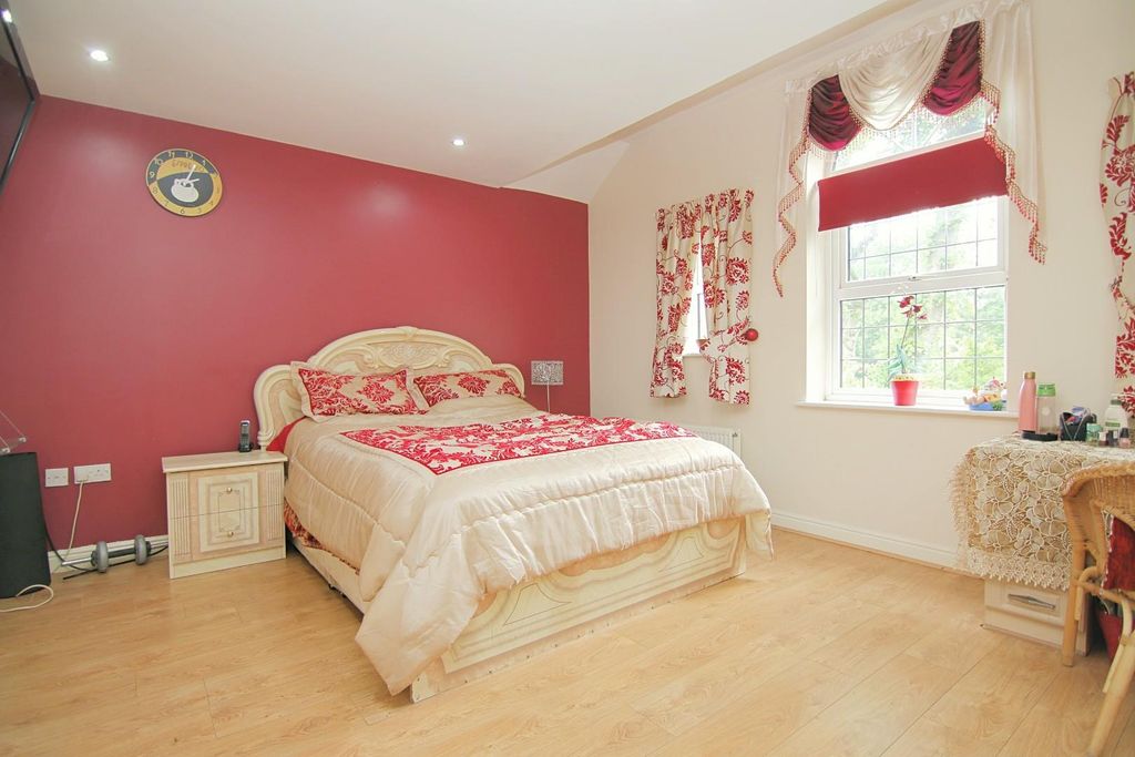 Additional image 17 of 5 bed detached house for saleSycamore Chase, Pudsey LS28
