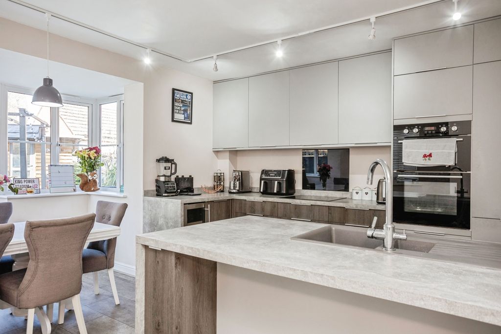 Property photo 1 of 33 Final-17