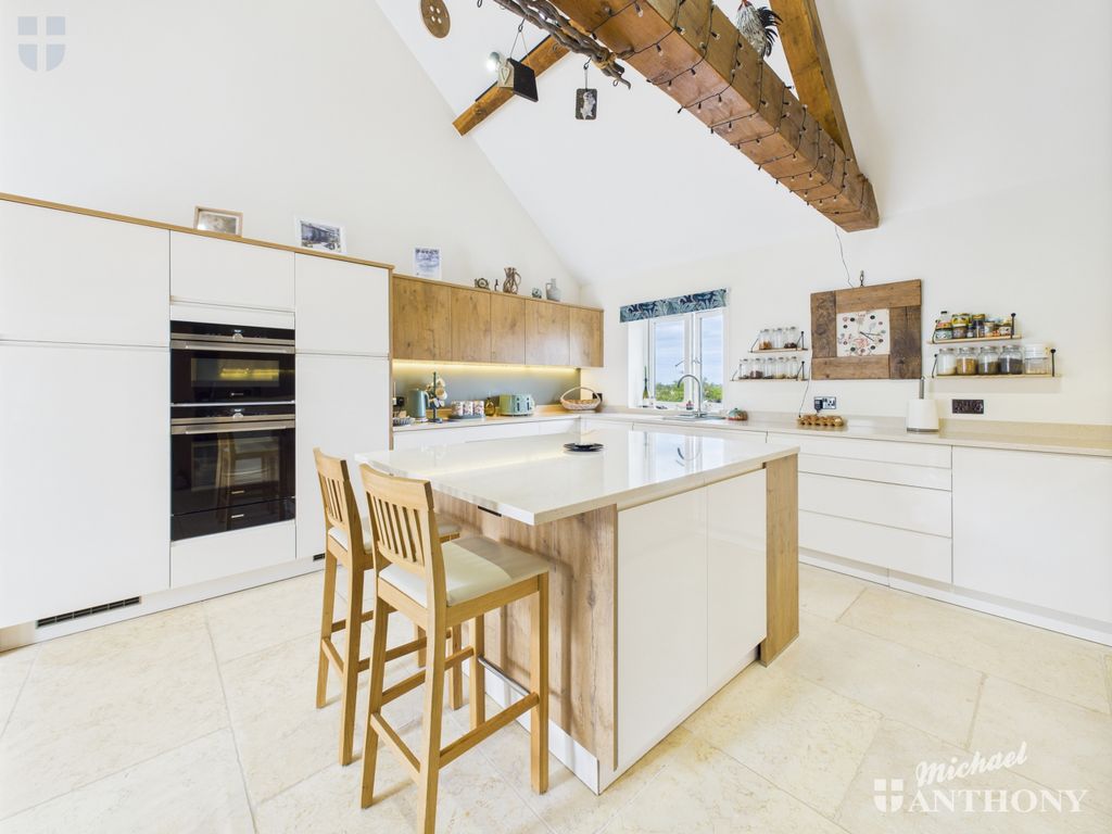 Property photo 3 of 30 Cam03852G0-Pr0394-Still025