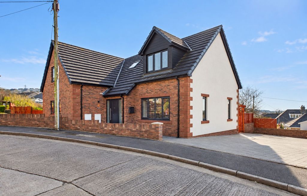 Property photo 1 of 34