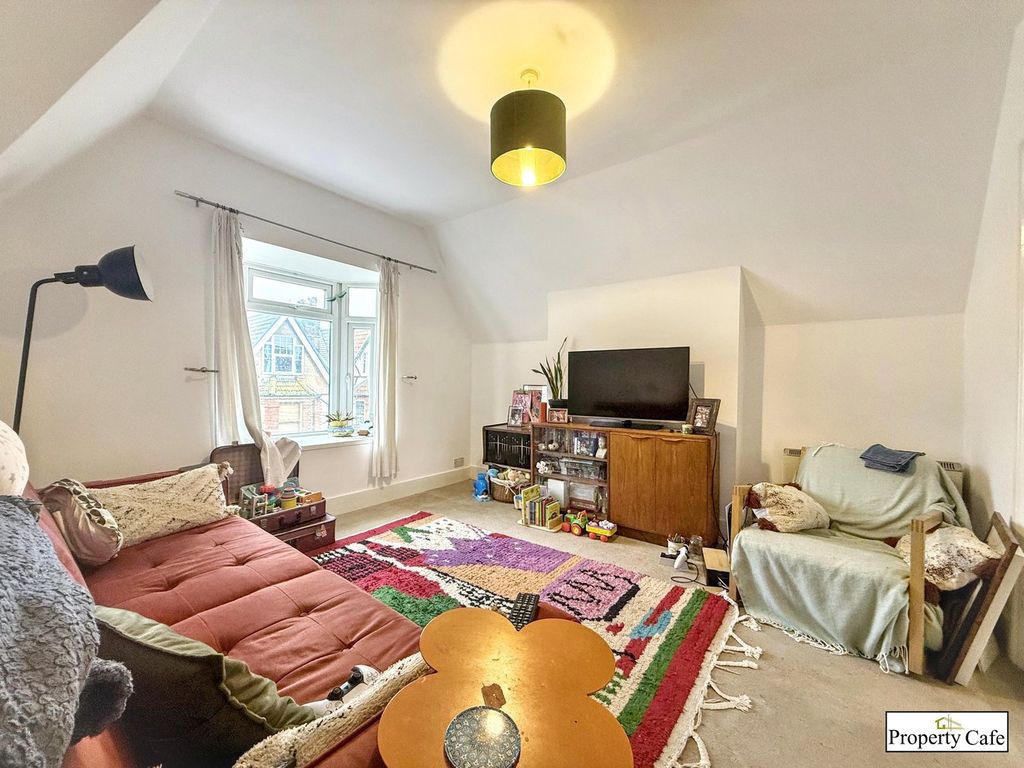 Property photo 3 of 13