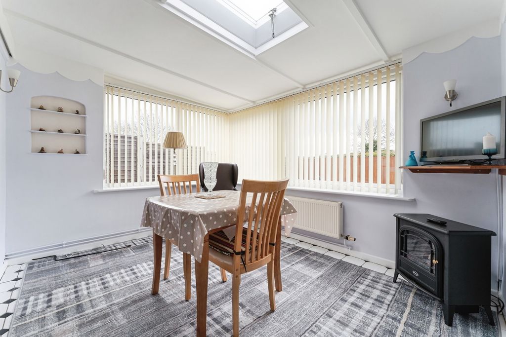 Property photo 2 of 16 Pbox-Img.Jpg