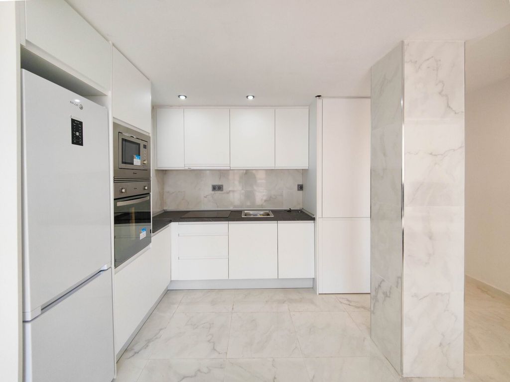 Property photo 3 of 35