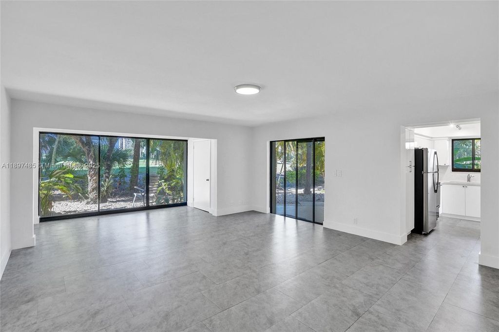 Property photo 2 of 32 <Alttext/>