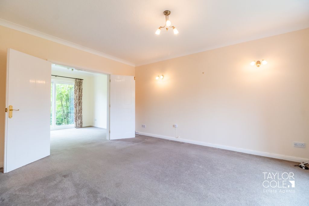 Property photo 3 of 28