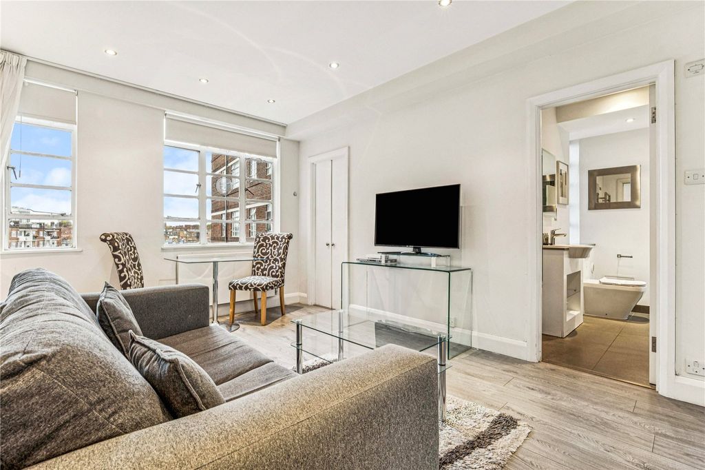 Property photo 2 of 19 Picture No. 15