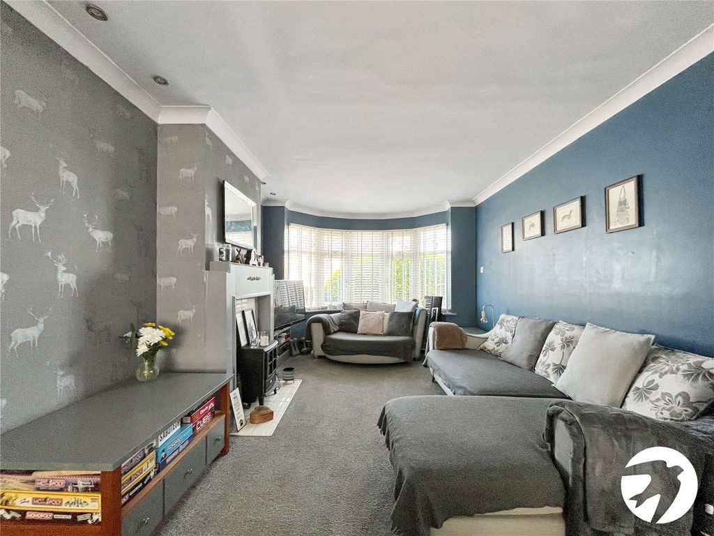 Property photo 2 of 19 Picture No. 16