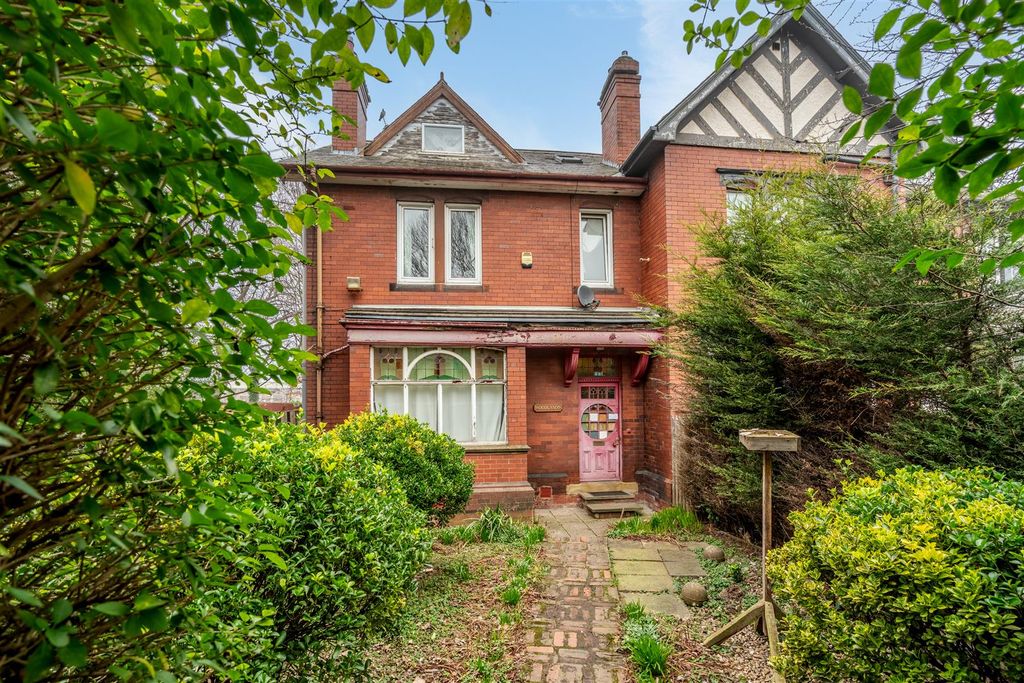 Property photo 1 of 18 Front External