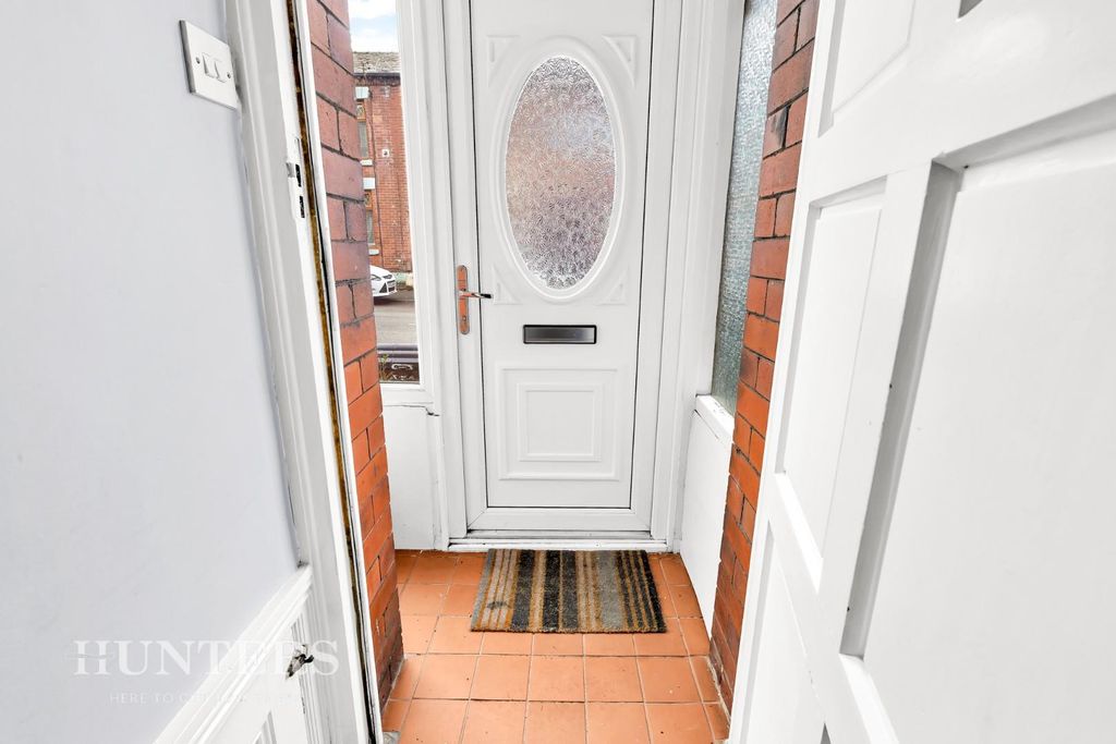 Property photo 2 of 17 Entrance Porch