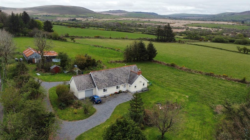 Property photo 1 of 52 Maesglas Rhosfach, Clynderwen, Pembrokeshire, Sa66