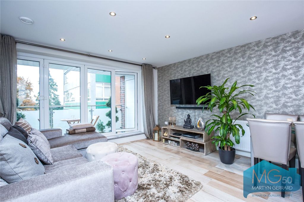 Property photo 2 of 13 Picture No. 14