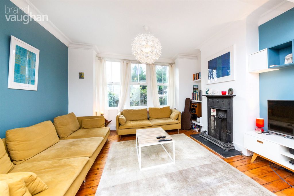 Property photo 2 of 16 Living Room