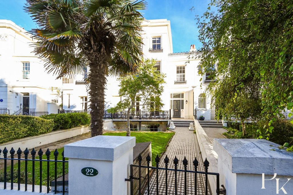 Property photo 1 of 12 22A Montpelier Cresent, Bn1 (22).Jpg