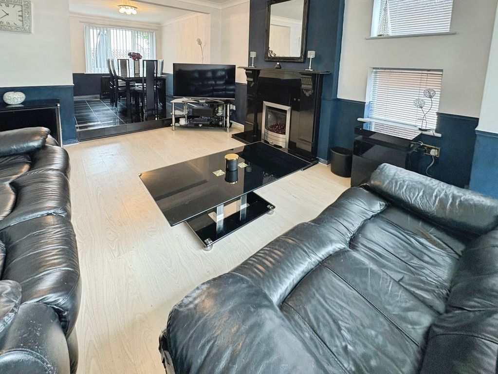 Property photo 3 of 14 Photo 8