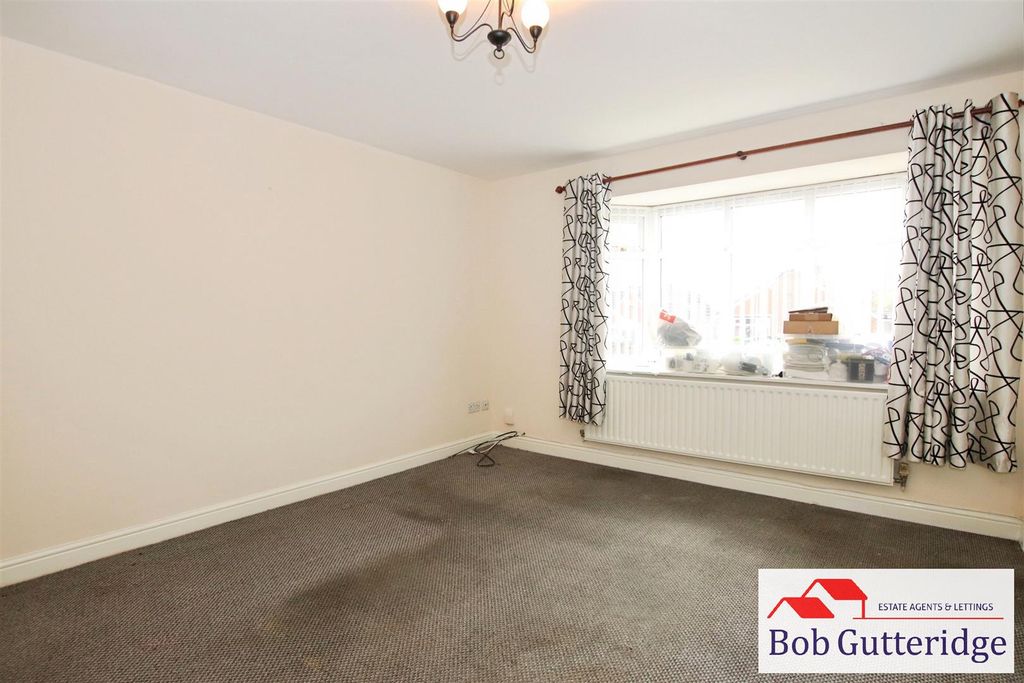 Property photo 2 of 19 Lounge