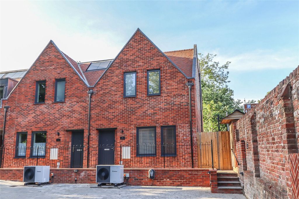 Property photo 1 of 19 Picture No. 53
