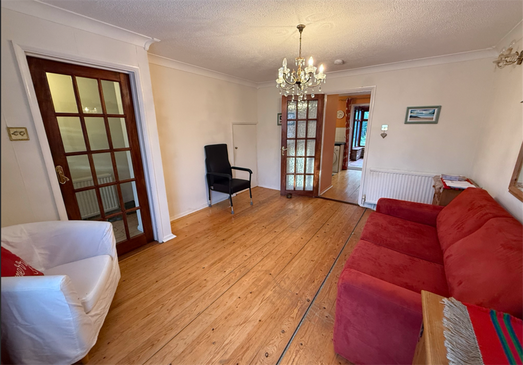 Property photo 3 of 11 Living Room