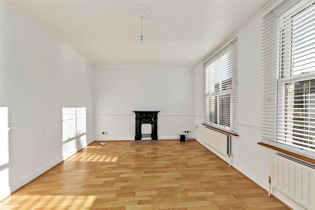 Property photo 3 of 8 Picture No. 06