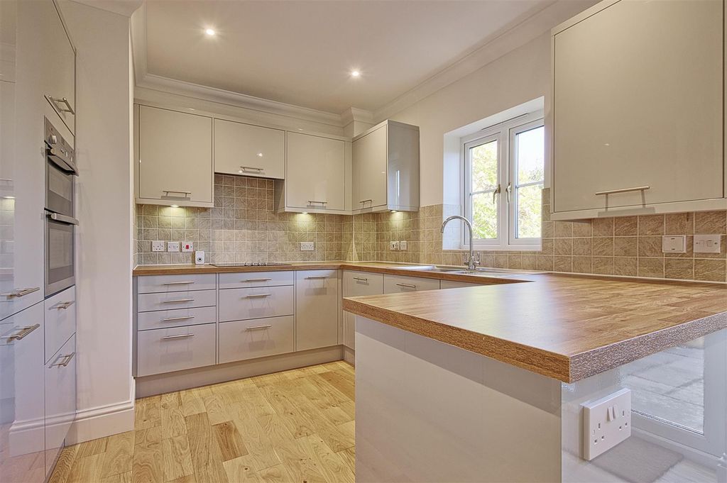 Property photo 2 of 19 Kitchen 2.Jpg