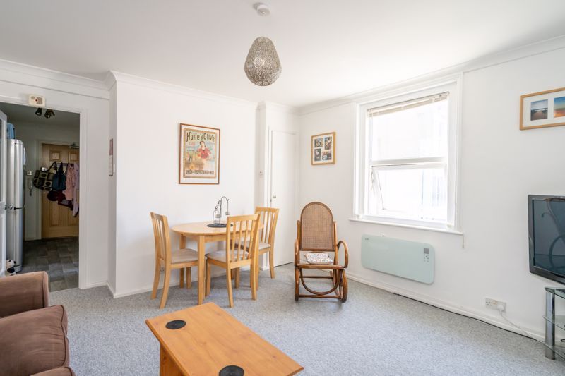 Property photo 3 of 11 Photo 6