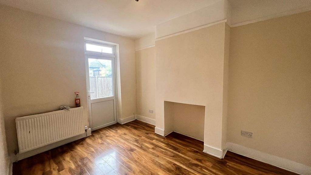 Property photo 2 of 13 Gallery