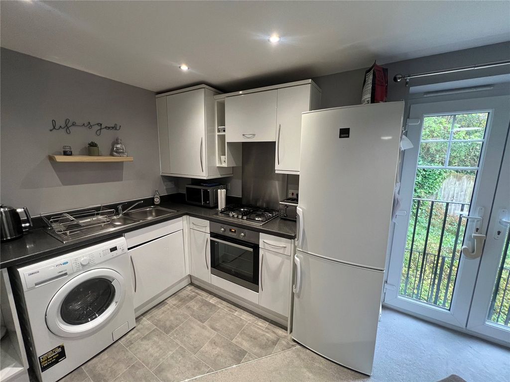 Property photo 2 of 7 Kitchen Area