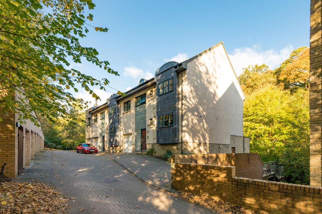 Property photo 1 of 23