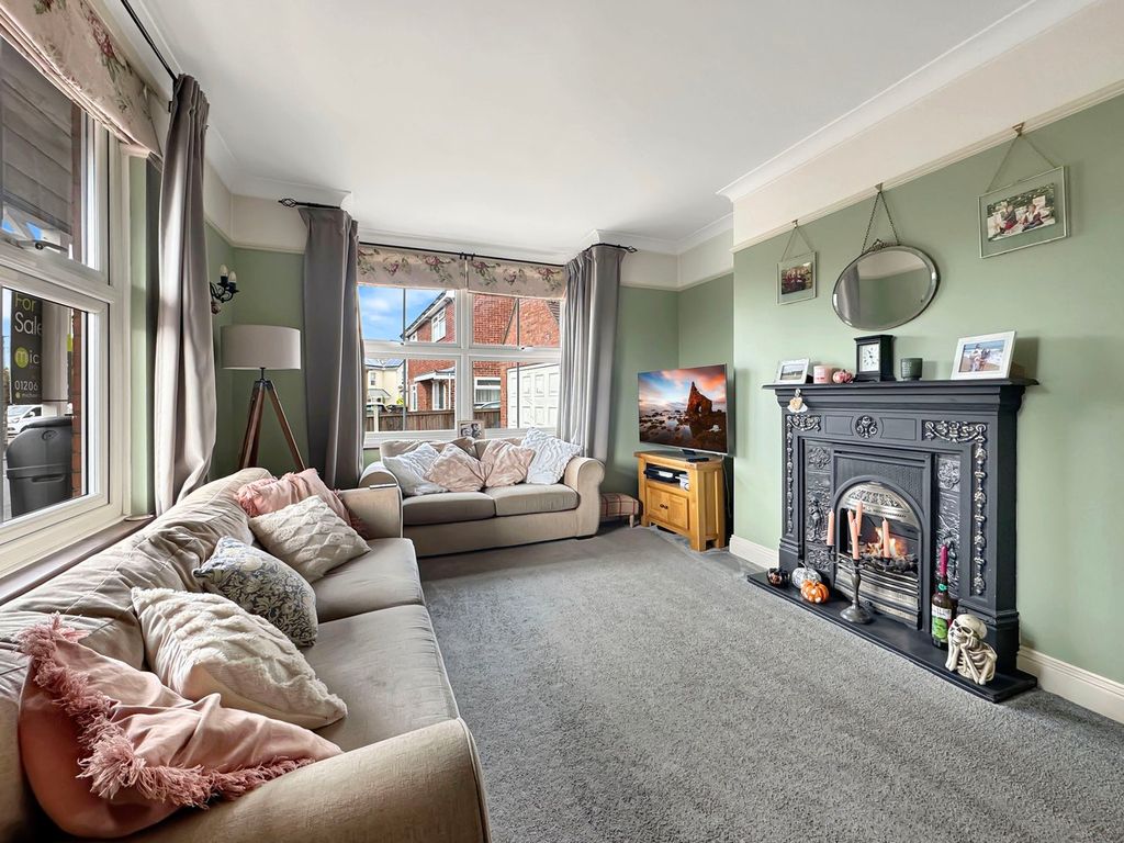 Property photo 3 of 19