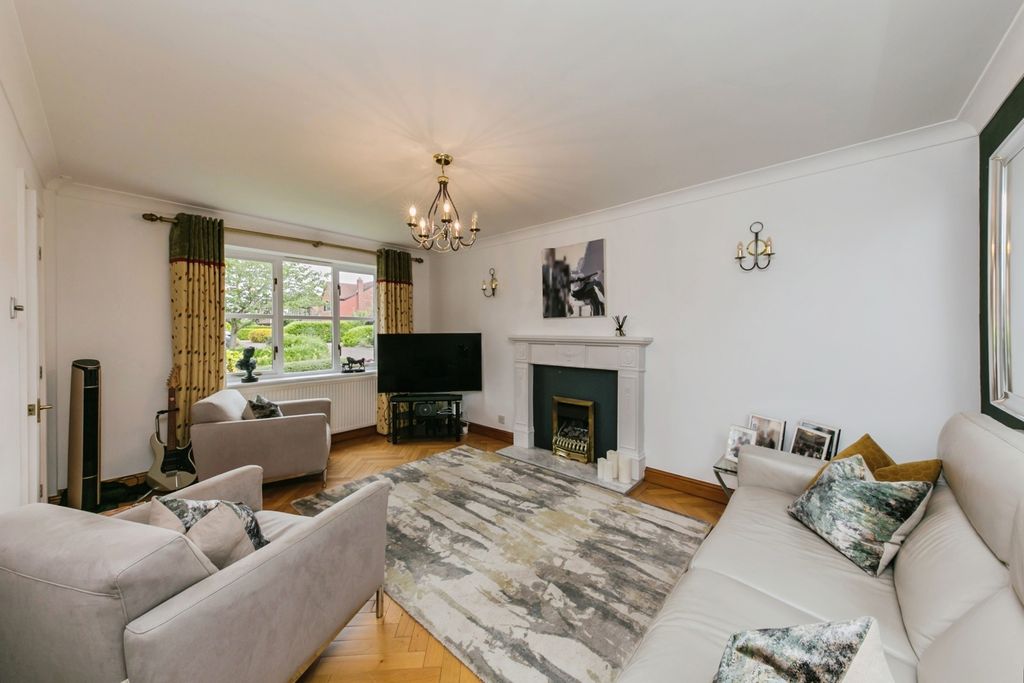 Property photo 2 of 16 Pbox-Img.Jpg