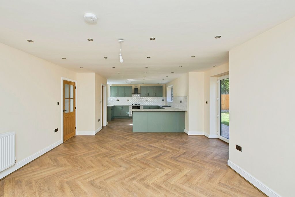 Property photo 3 of 25 Kitchen/Diner/Lounge