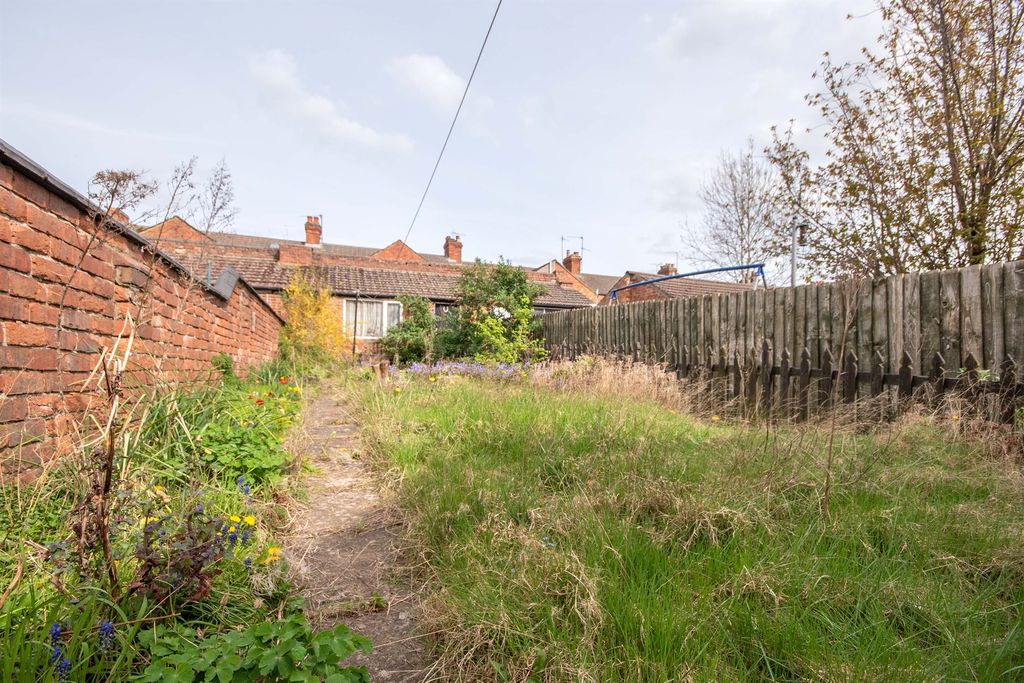 Property photo 2 of 9