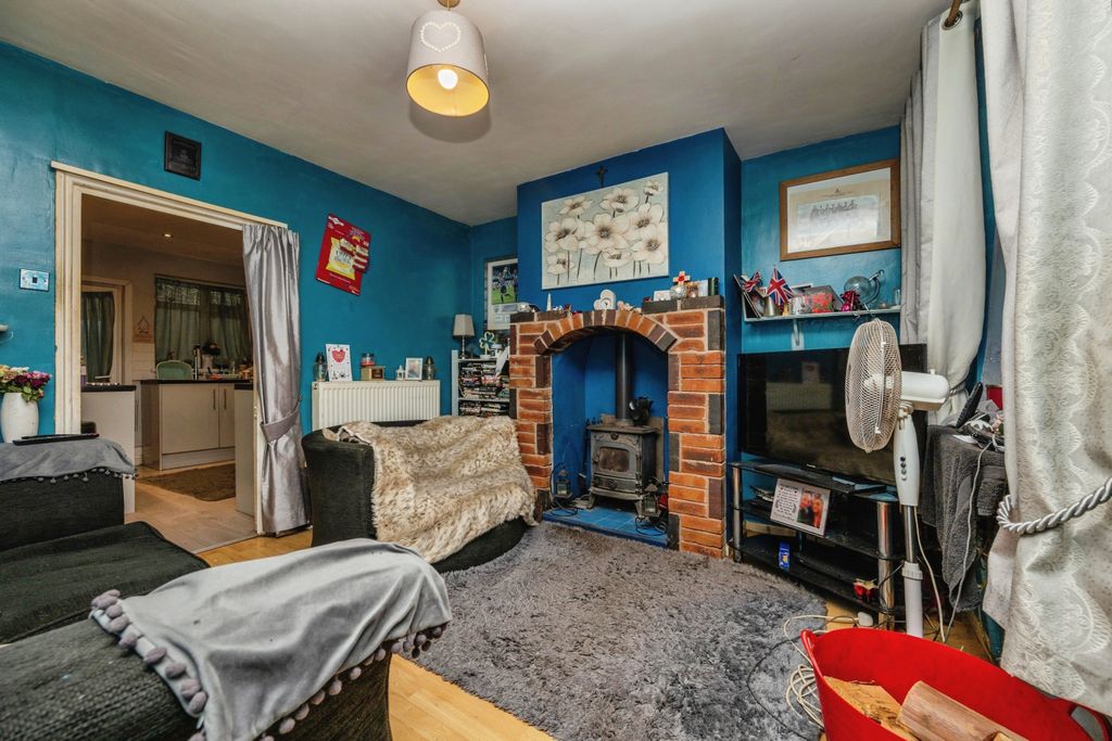 Property photo 3 of 15