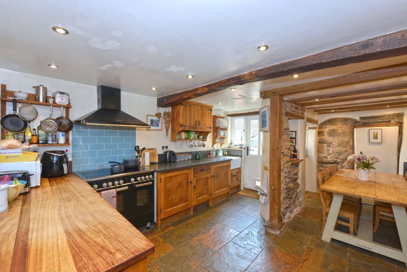 Property photo 3 of 29 Photo 16