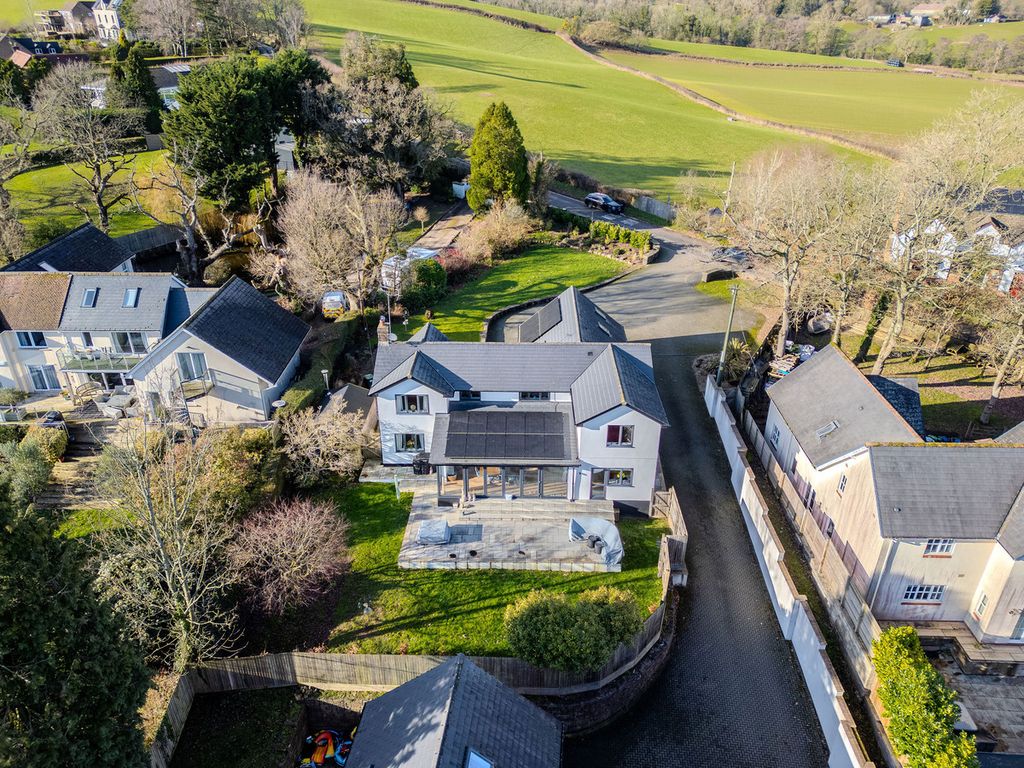 Property photo 1 of 43