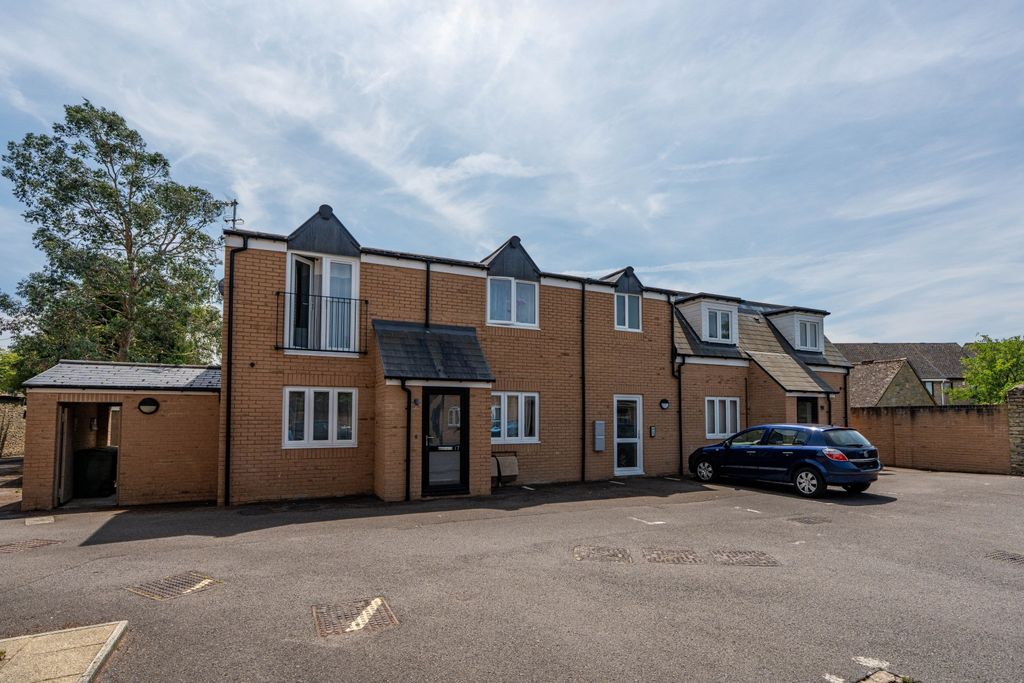 Property photo 1 of 11 External