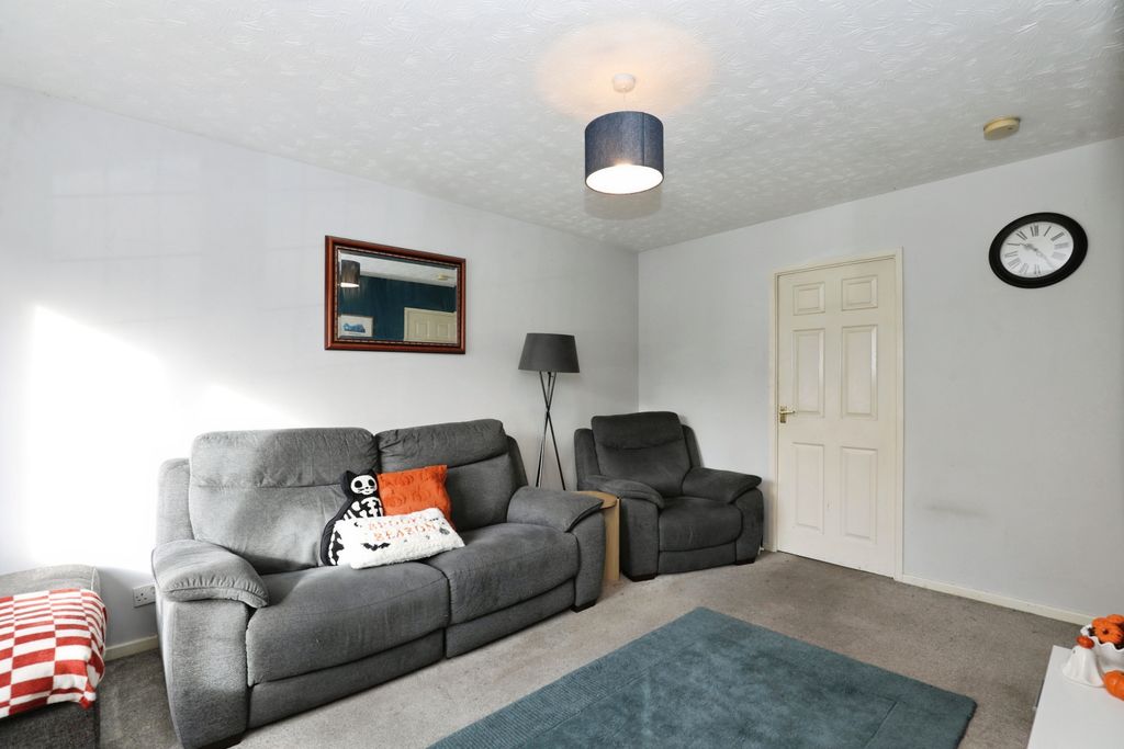 Property photo 3 of 18