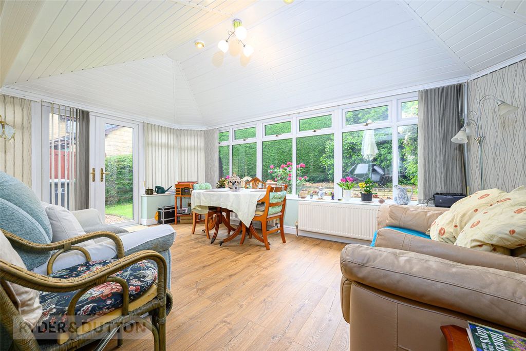 Property photo 3 of 22 Conservatory