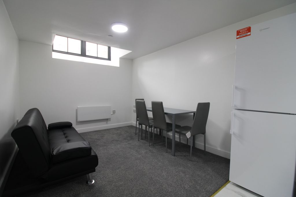 Property photo 3 of 8 Img_3425