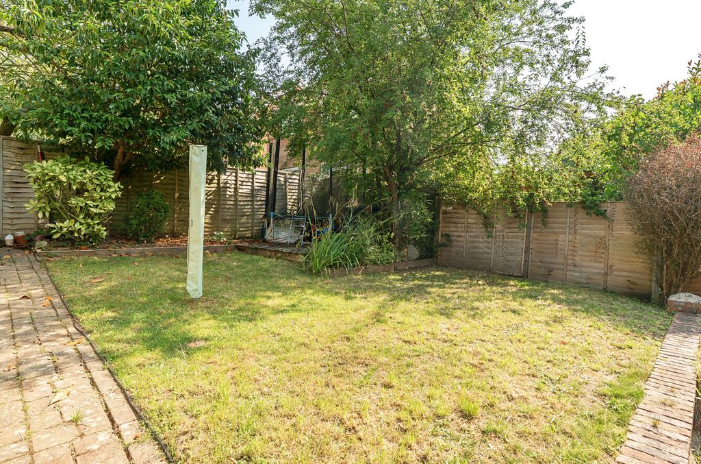Property photo 2 of 15 1335634-21-689331...