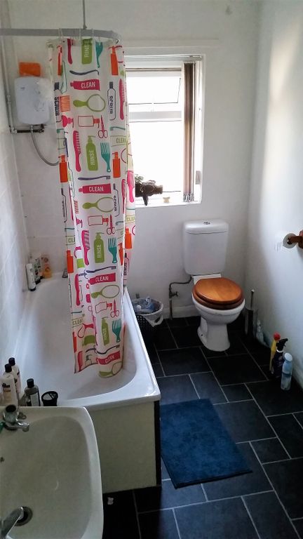 Property photo 3 of 4