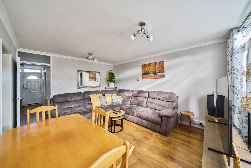 Property photo 3 of 17 Photo