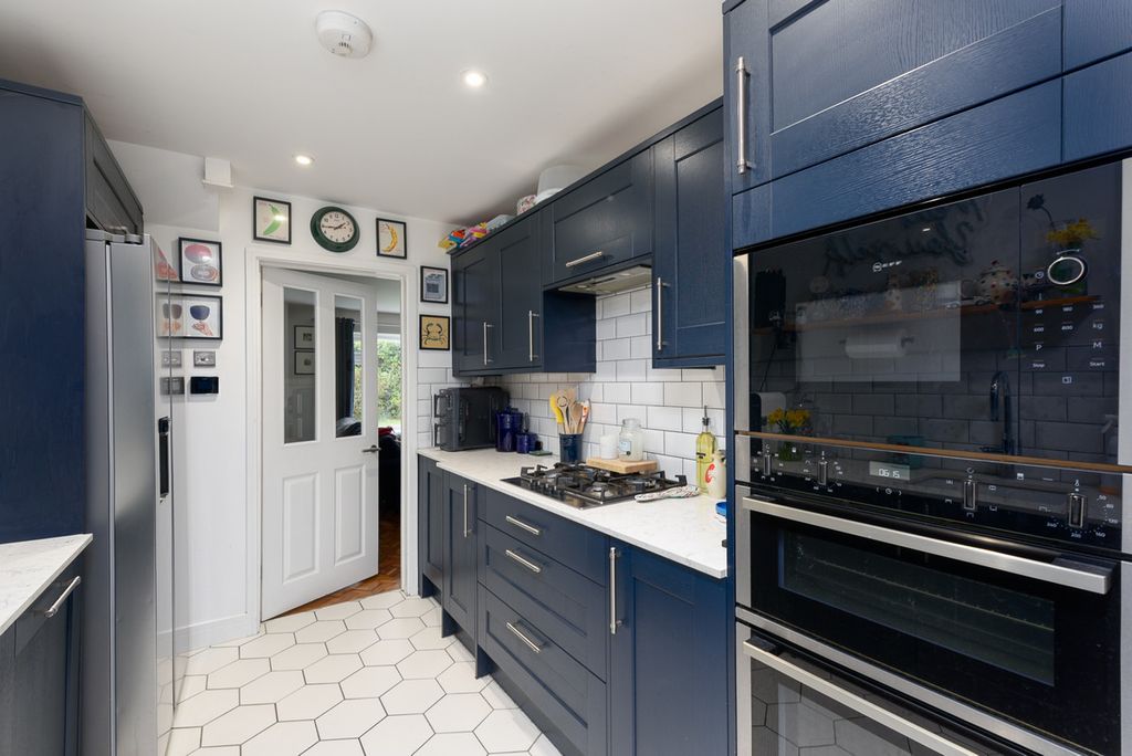 Property photo 3 of 17