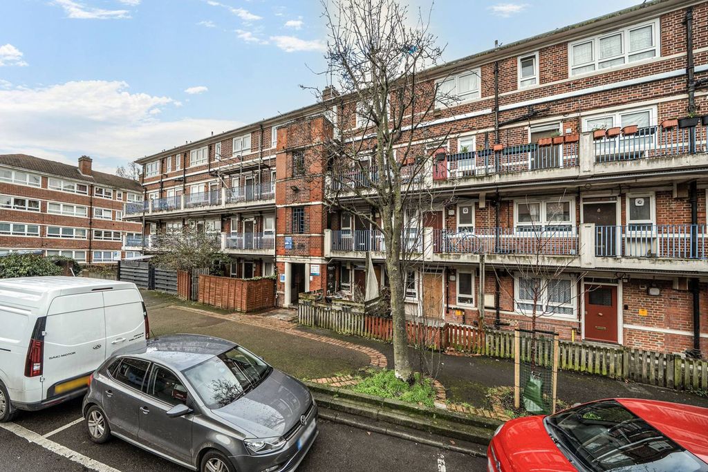 Property photo 2 of 18