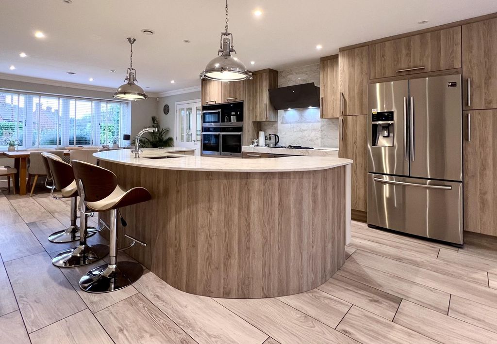 Property photo 2 of 26 Image