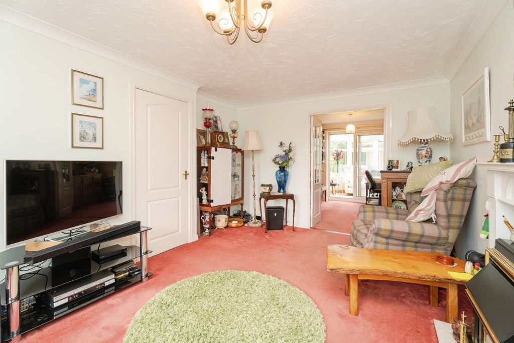 Property photo 2 of 17 Photo