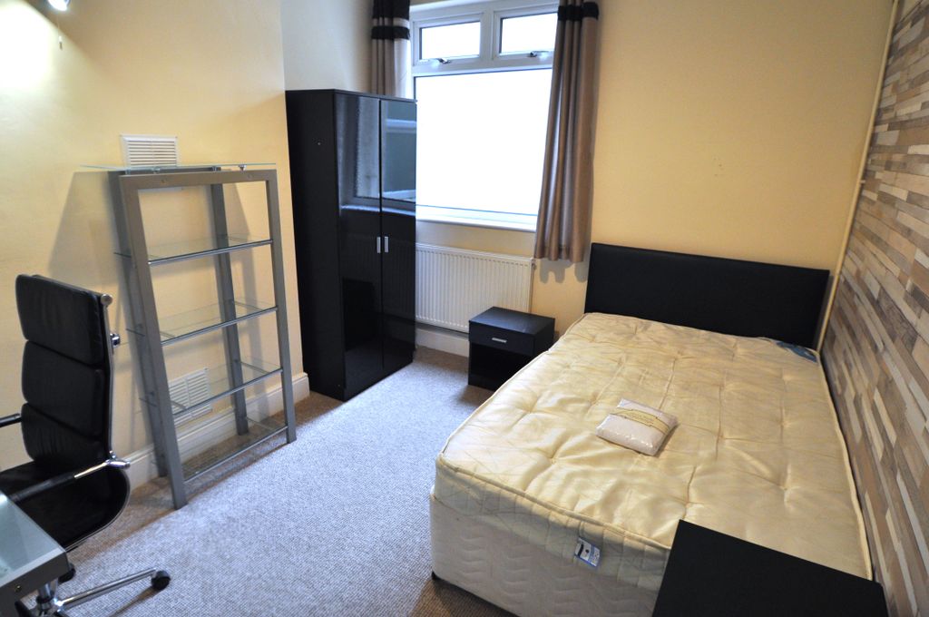 Property photo 3 of 9 Dsc_0082