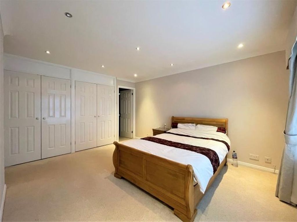 Property photo 3 of 4