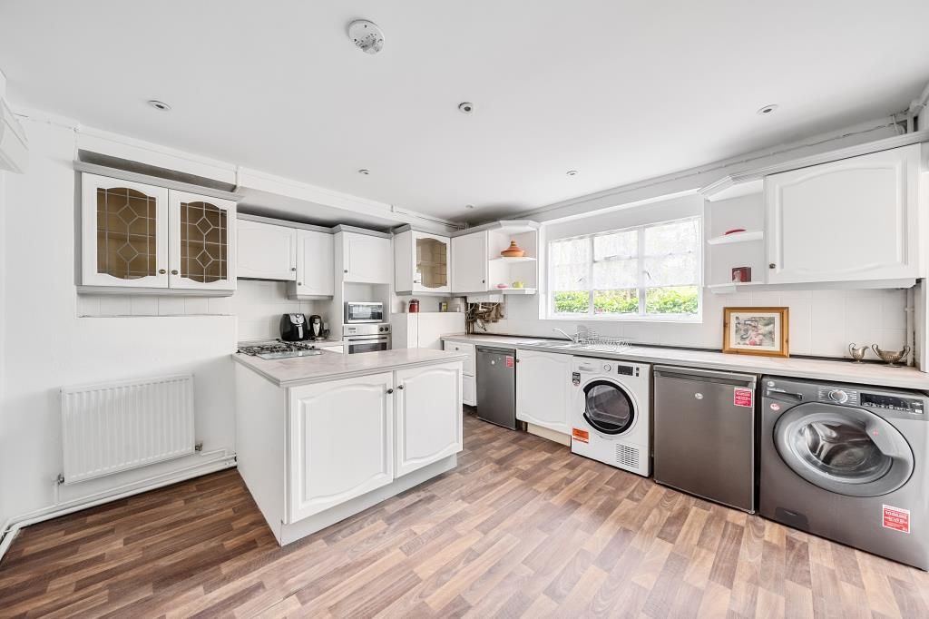 Property photo 2 of 22 Kitchen